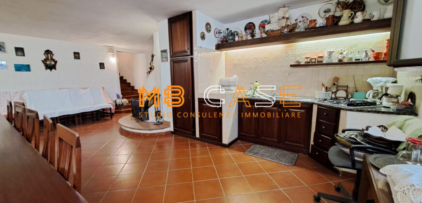 Soleggiatissima Villa a schiera in vendita a Albenga