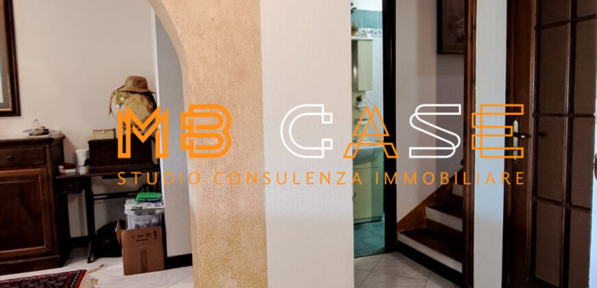 Soleggiatissima Villa a schiera in vendita a Albenga