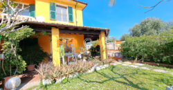 Soleggiatissima Villa a schiera in vendita a Albenga