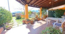 Soleggiatissima Villa a schiera in vendita a Albenga