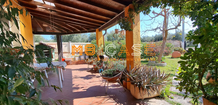 Soleggiatissima Villa a schiera in vendita a Albenga