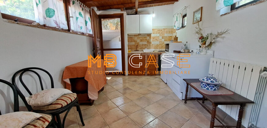 Soleggiatissima Villa a schiera in vendita a Albenga