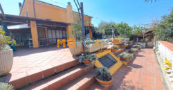 Soleggiatissima Villa a schiera in vendita a Albenga