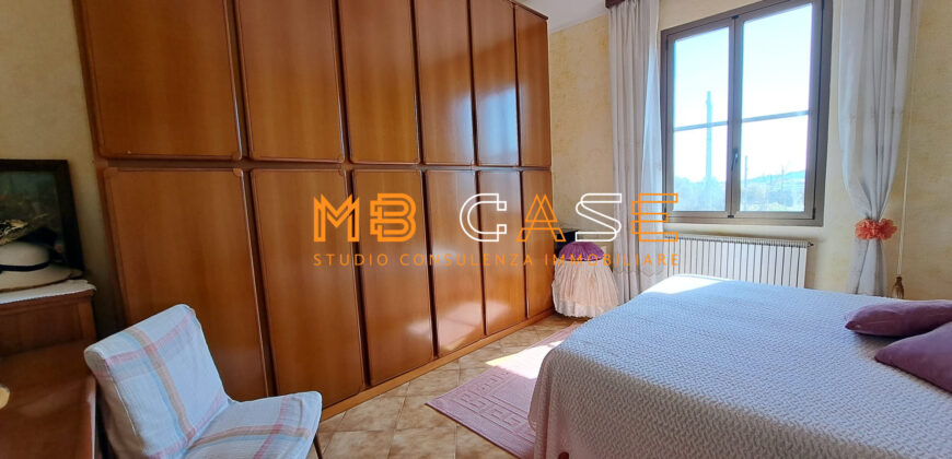 Soleggiatissima Villa a schiera in vendita a Albenga