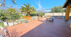 Soleggiatissima Villa a schiera in vendita a Albenga