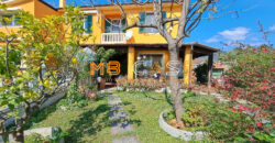 Soleggiatissima Villa a schiera in vendita a Albenga
