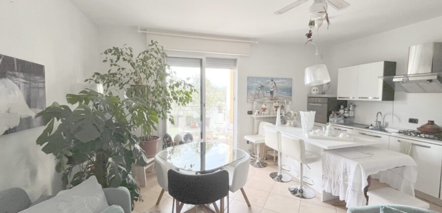 Bellissimo Trilocale con Terrazzo Vivibile Albenga