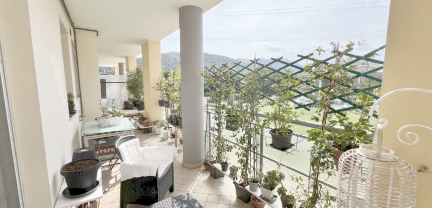 Bellissimo Trilocale con Terrazzo Vivibile Albenga