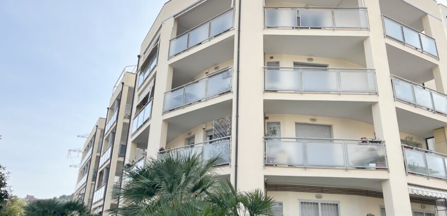 Bellissimo Trilocale con Terrazzo Vivibile Albenga