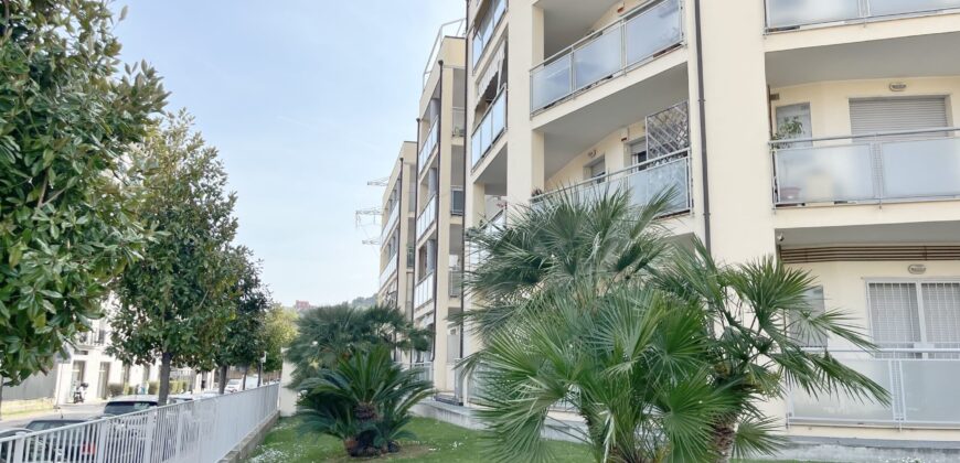Bellissimo Trilocale con Terrazzo Vivibile Albenga