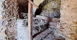 Rustico in Pietra da Ristrutturare nel Cuore di Cenesi
