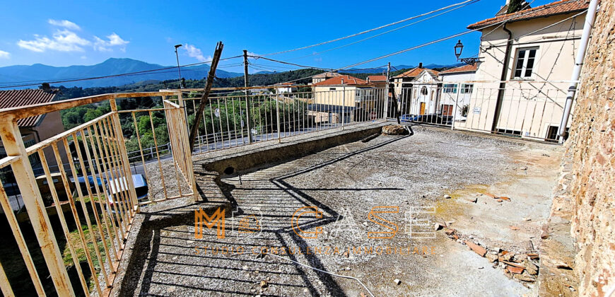 Rustico in Pietra da Ristrutturare nel Cuore di Cenesi