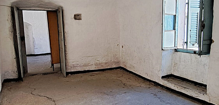 Rustico in Pietra da Ristrutturare nel Cuore di Cenesi