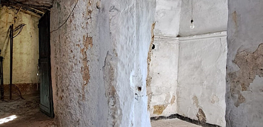 Rustico in Pietra da Ristrutturare nel Cuore di Cenesi