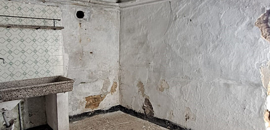 Rustico in Pietra da Ristrutturare nel Cuore di Cenesi