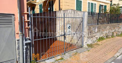 Albenga – Pentalocale Ultimo Piano a Pochi Passi dal Mare con 2 Posti Auto
