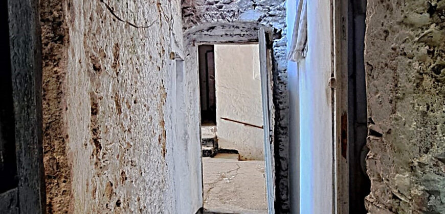 Rustico in Pietra da Ristrutturare nel Cuore di Cenesi